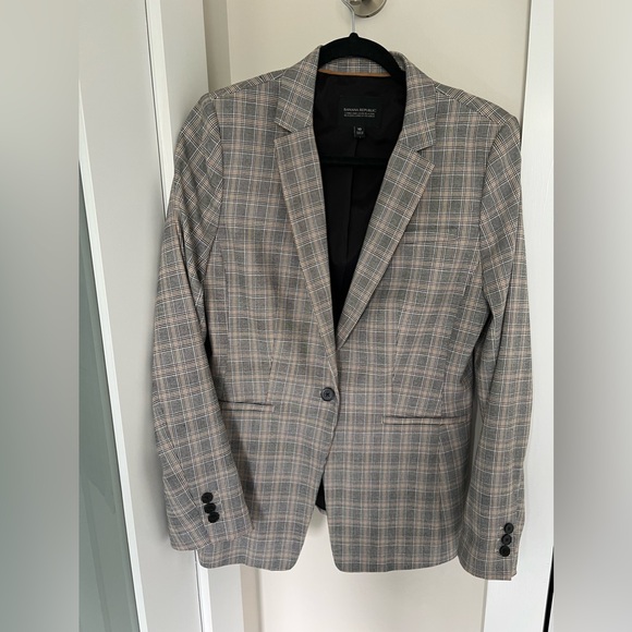 Banana Republic Jackets & Blazers - Banana Republic Blazer